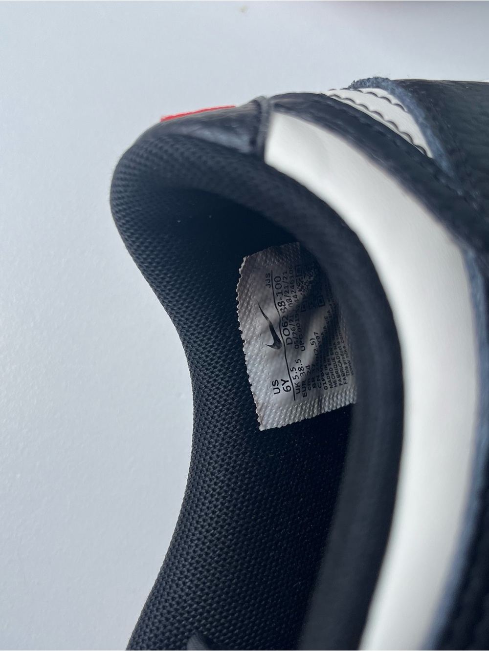 Nike Dunk 75th Anniversary Red / White Shoe Chicago 6 youth - Picture 6 of 6
